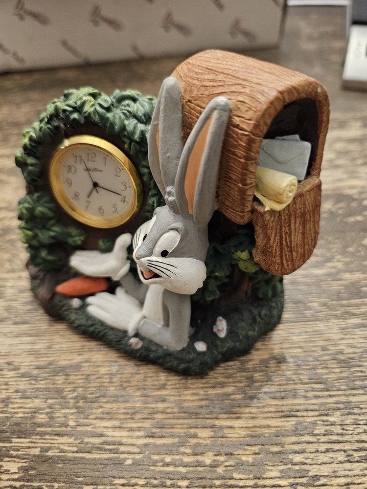 Seth Thomas Bugs Bunny Clock Sculpture Quartz - Needs Battery