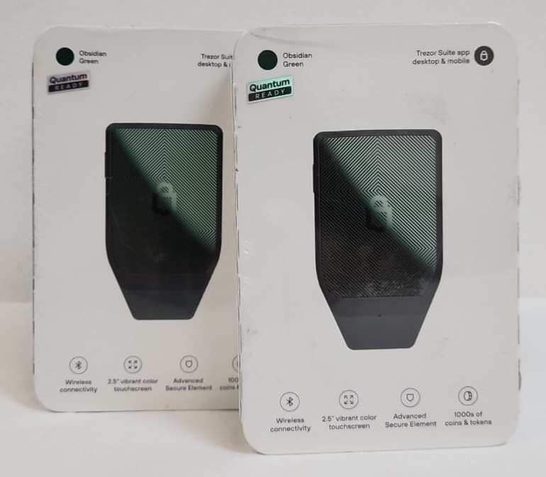 Trezor Safe 7 Crypto Hardware Wallet Bluetooth, Color Touchscreen-Obsidian Green