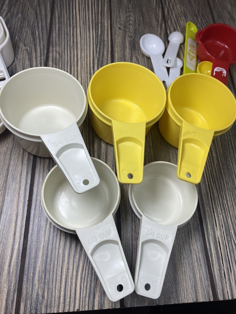 Vintage Tupperware Measuring Cups Set & Measuring Spoons Set Retro 21 Pc.