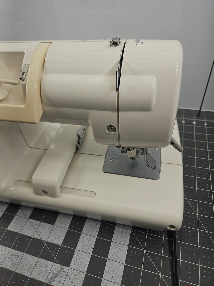 Simplicity Embroidery Only Machine Model SE2 Touch Screen White Works