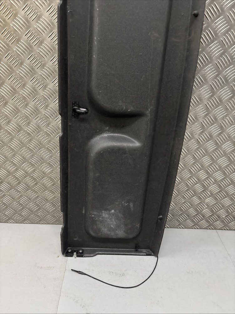 2003-2009 HYUNDAI GETZ PARCEL SHELF / LOAD COVER MISSING ONE STRAP RefB