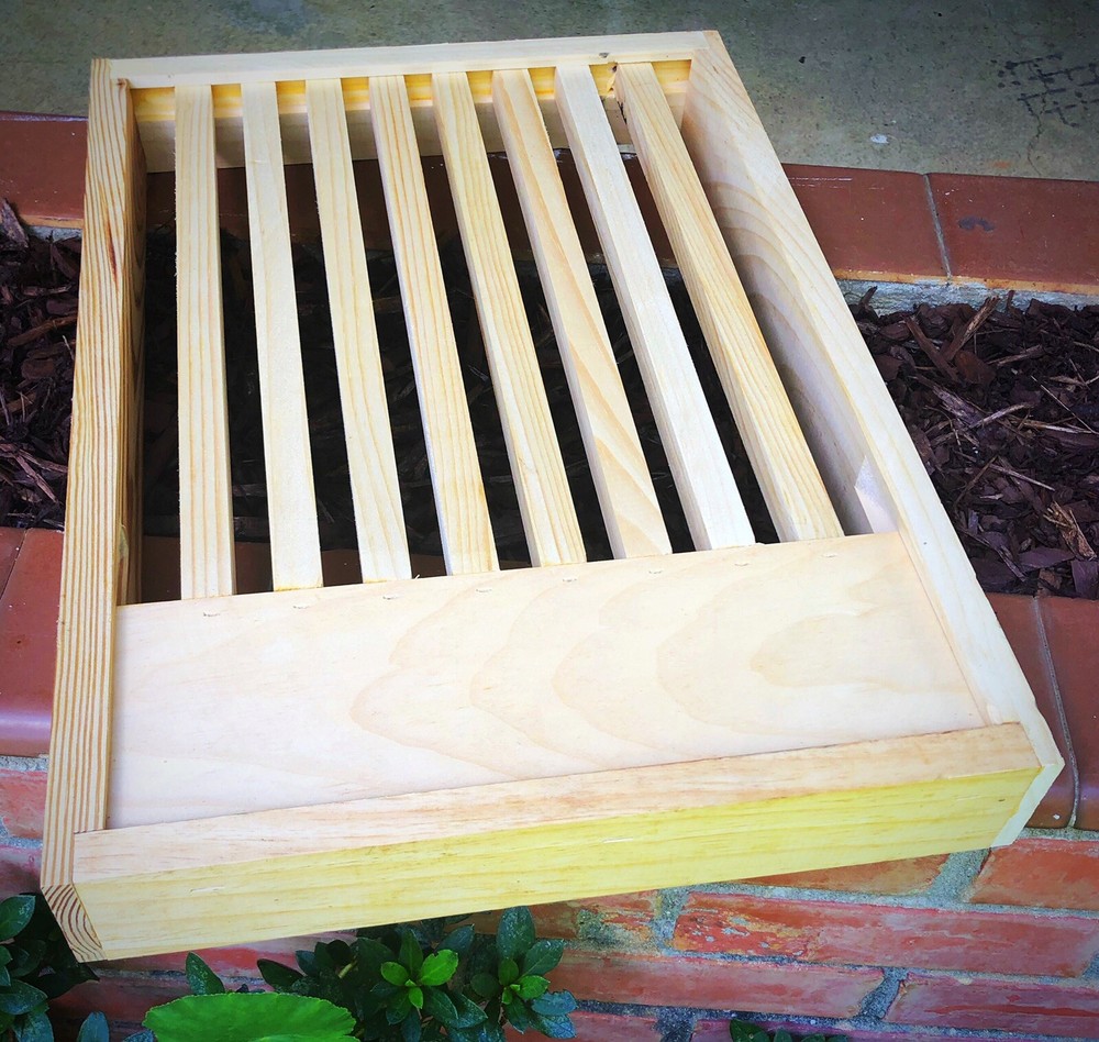 Pine 8 frame slatted rack for Langstroth bee hive
