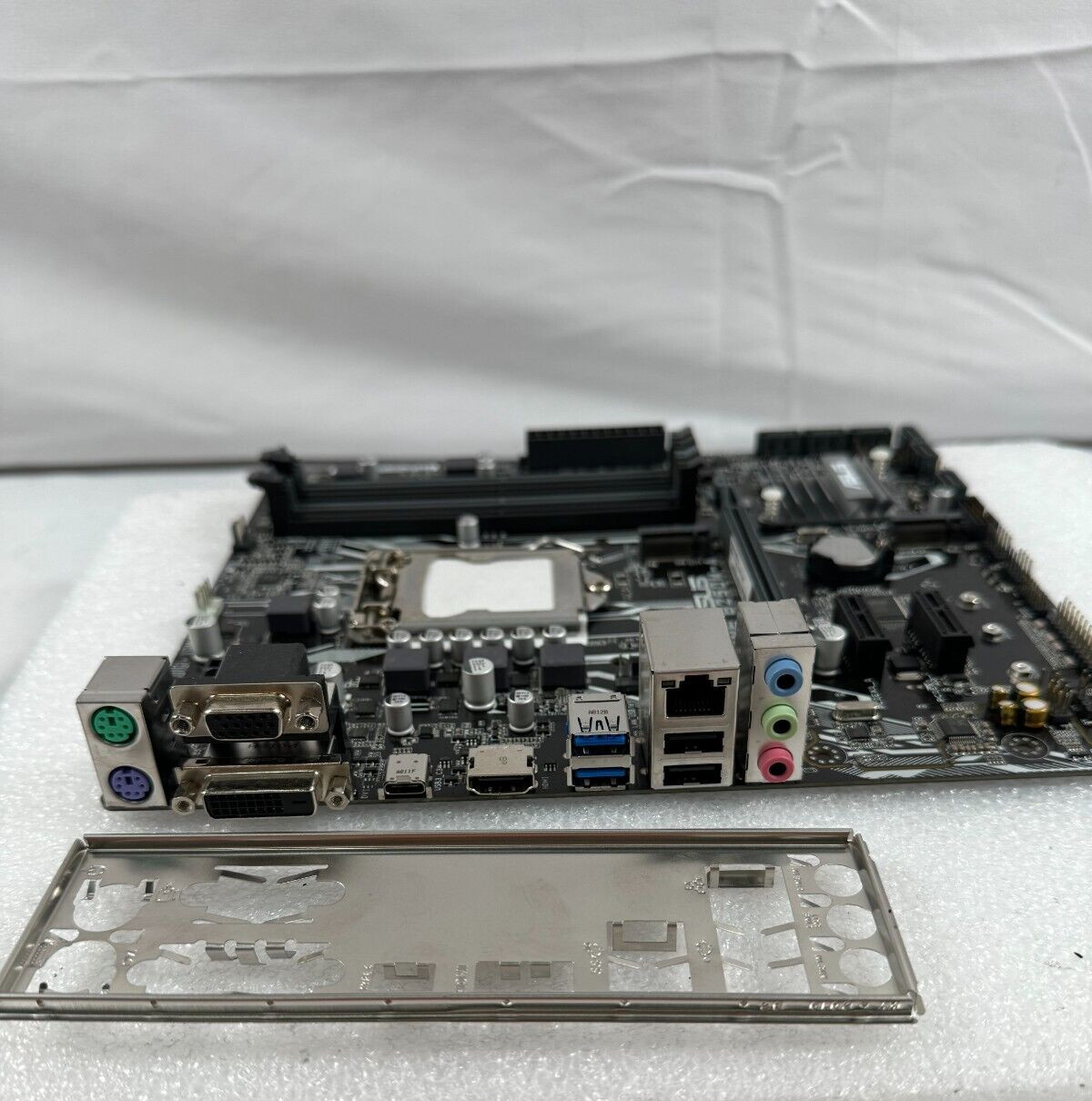 ASUS Prime B250M-A LGA1151 DDR4 mATX Desktop Motherboard USB 3.0 w/ I/O Shield