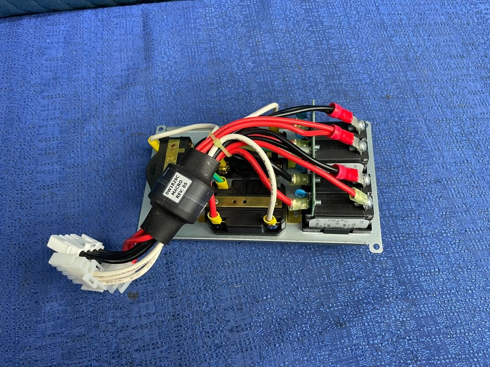 APC 2-Plug 3-Switch Power Distribution Panel - Overstock - Excellent Condition