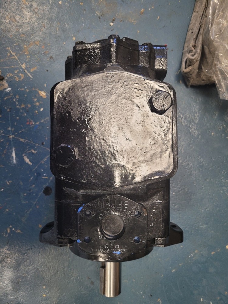 Labrie\Denison Hydraulic Vane Pump Model 712450 hypo1507