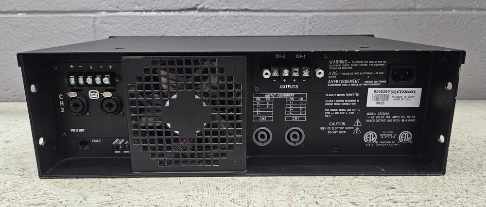 Crown CE2000 Professional Power Amplifier 660W/Ch @ 4 Ohm 2-Channel - Powers On