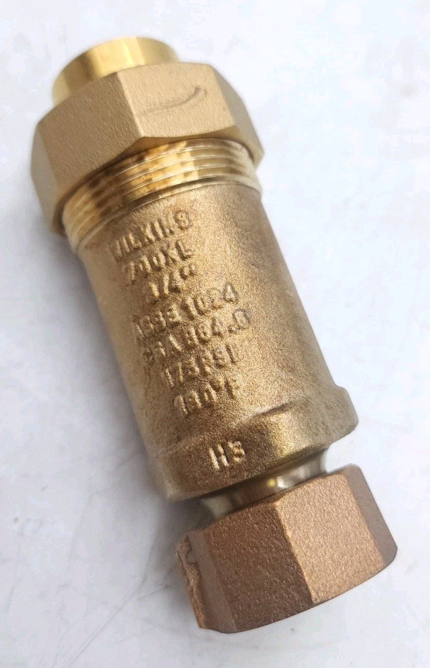 Zurn Wilkins 1UFMX34UF-700XL Dual Check Valve Outlet 3/4" FNPT / Inlet 1" FMTC