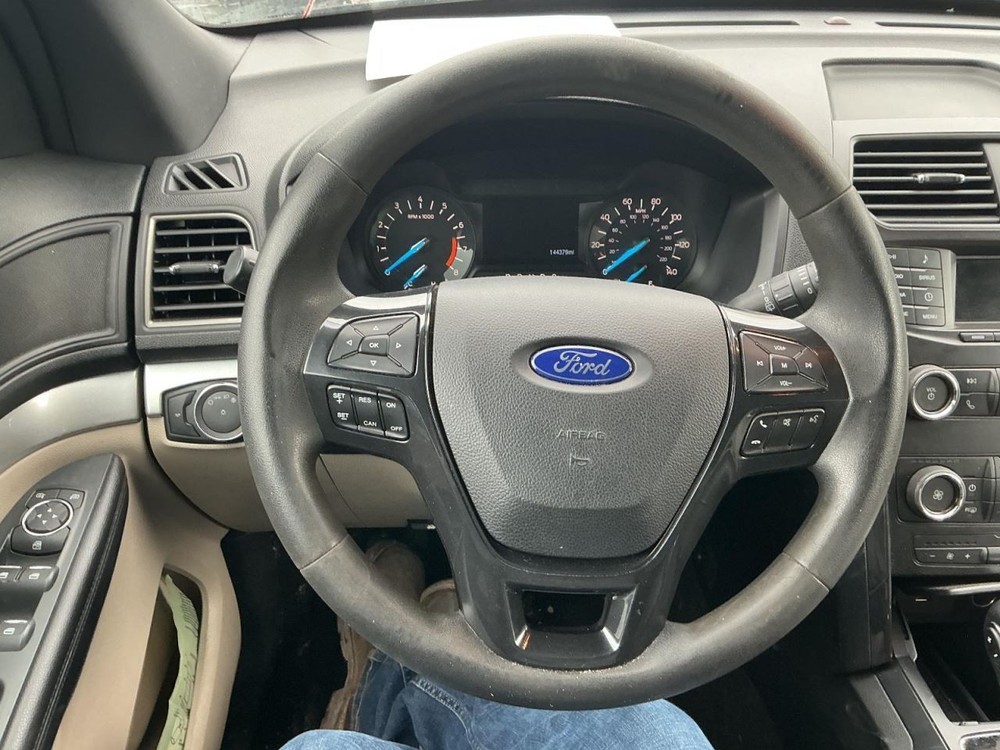 EXPLORER 2018 Glove Box 4995513