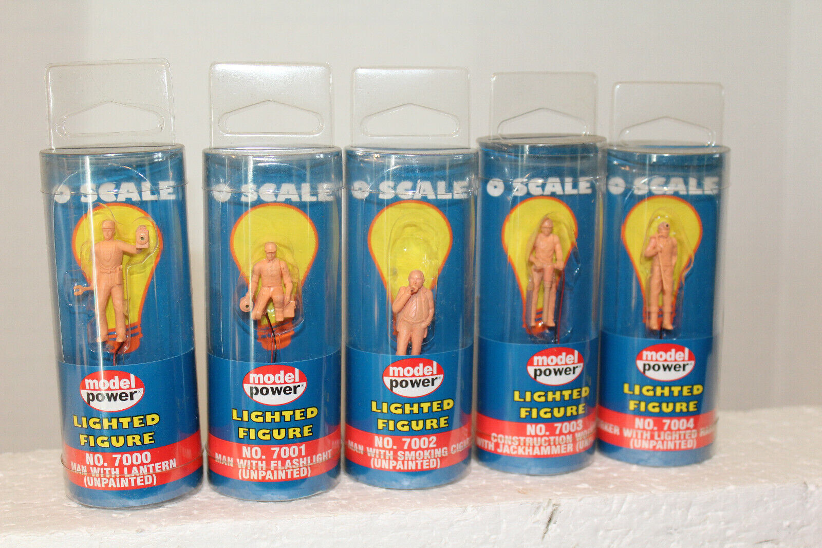 MODEL POWER  "0"   LIGHTED FIGURES UNPAINTED LOT OF 5