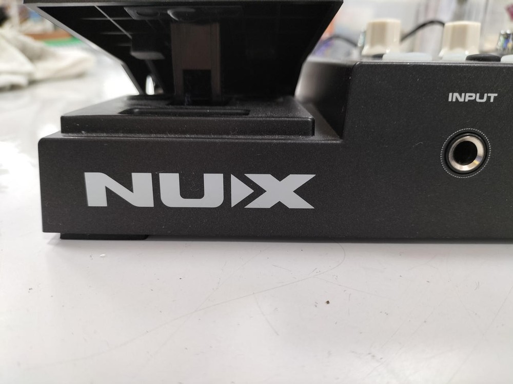 NUX MG-300 multi-effector modeling guitar processor w/ Box Testsed Japan