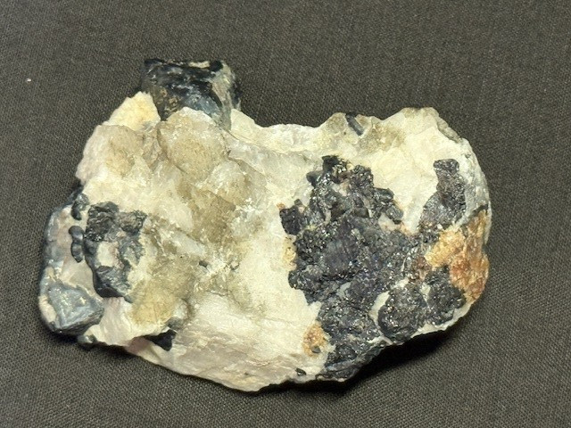 SEE VIDEO: COOL FRANKLIN ASSEMBLAGE: HENDRICKSITE,WILLEMITE PLUS, FRANKLIN, N.J.