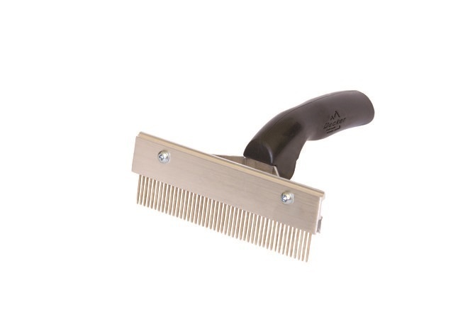 Decker No. 75-6 Scotch Curry Comb,  Round Tooth Stock Comb