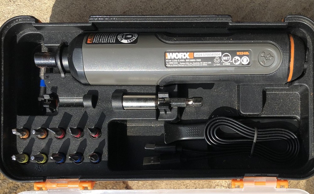 Worx 4V 3-Speed Screwdriver with Accessory Bits (WX240L.1)