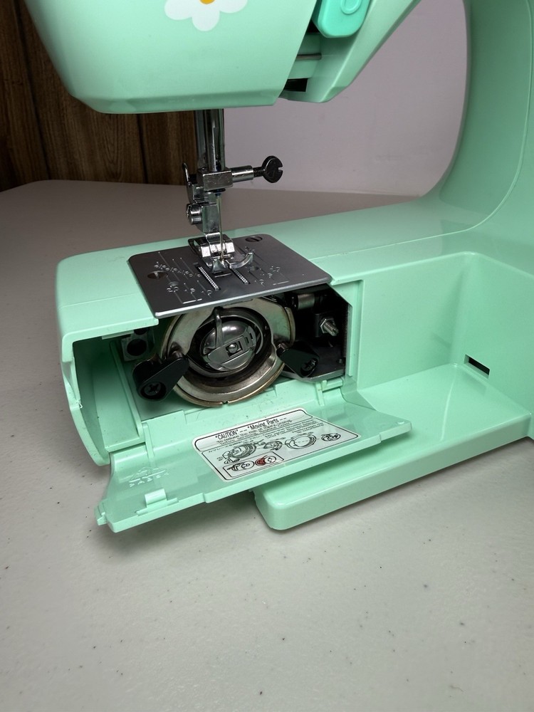 Janome Hello Kitty Sewing Machine Model 11706 | Missing Cord Pedal