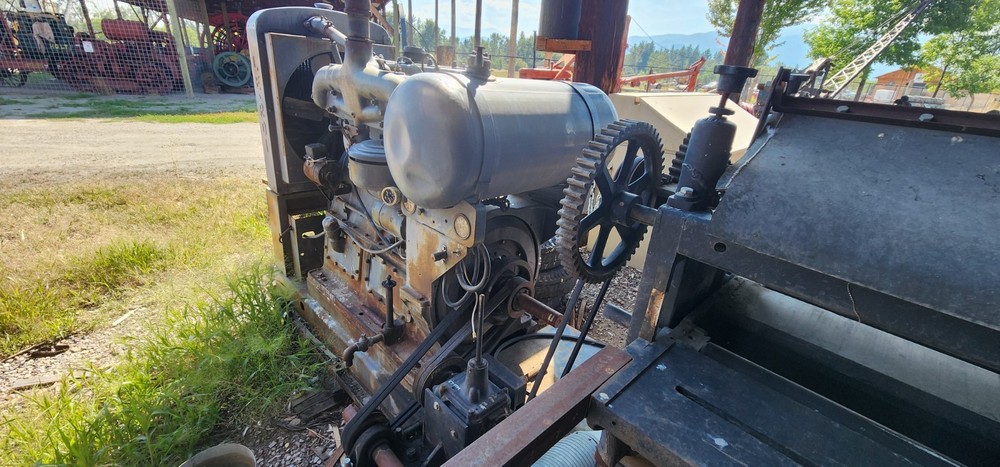 LeRoi D382 powering a 24" planer,