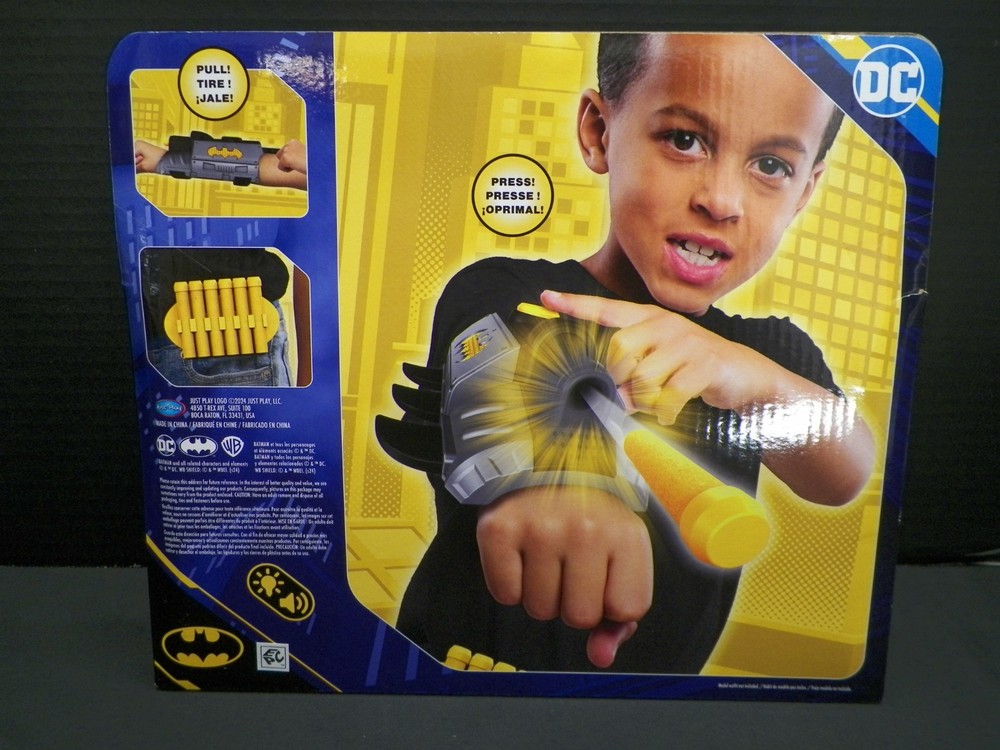 Batman Ultimate Gauntlet Launcher With Lights & Sounds DC Comics Interactive