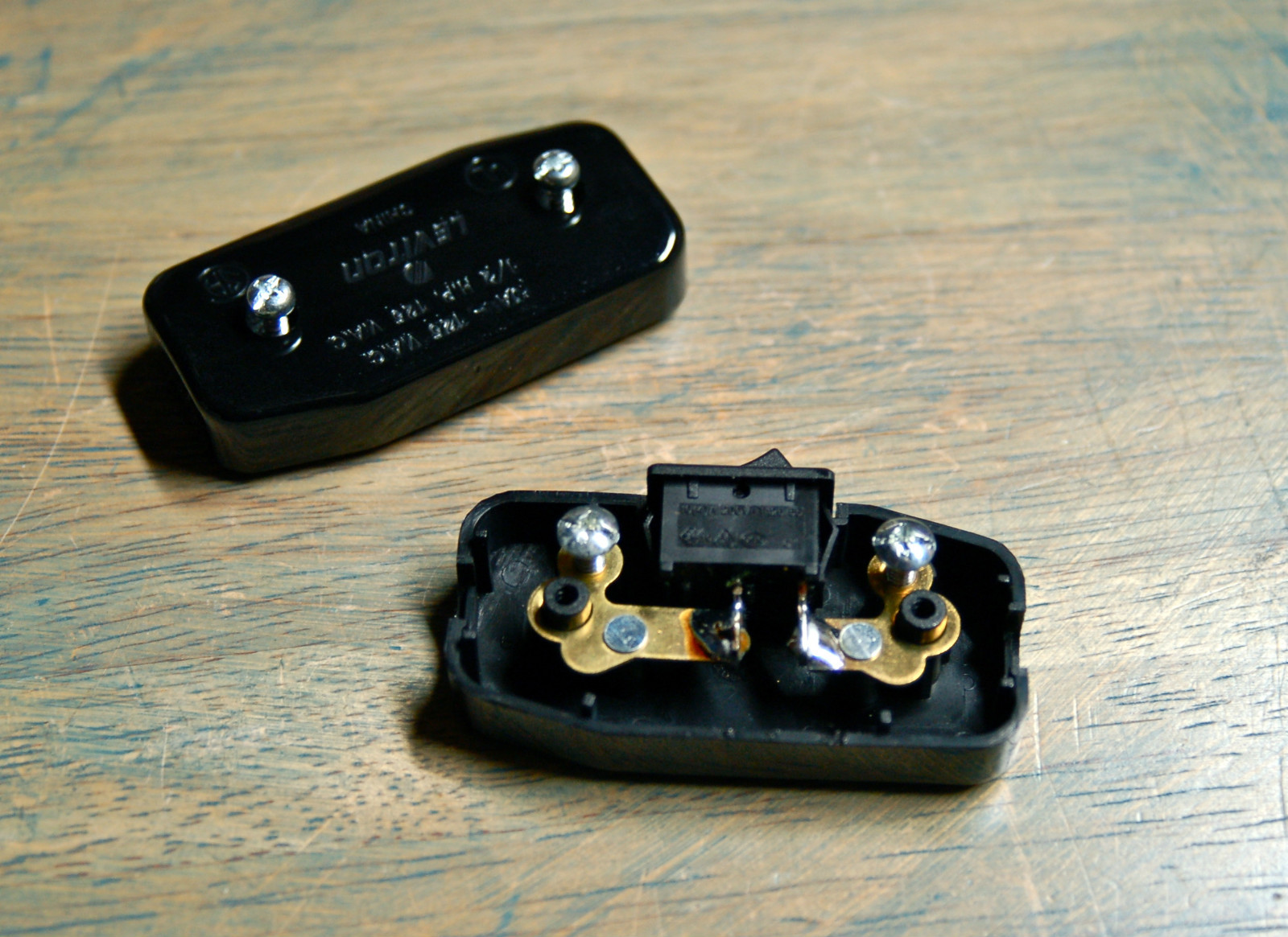 Inline Cord Switch - Leviton Rocker Style Feed Thru Switch, Lamp Wire Fans Light