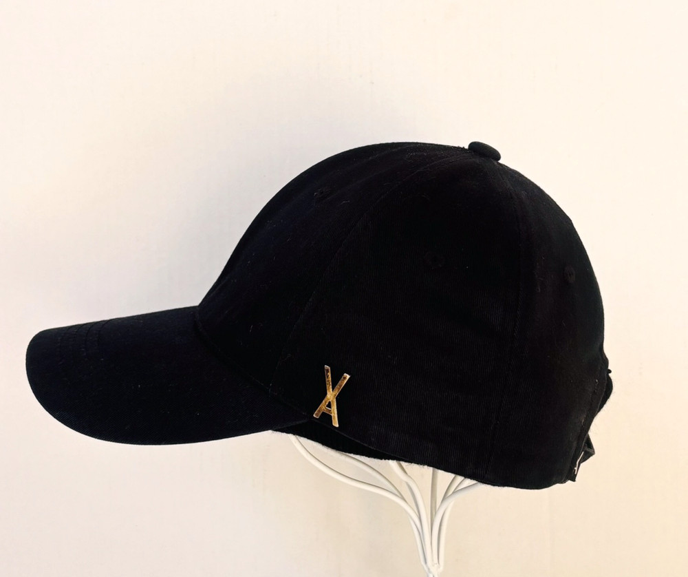 Gold Stud Logo Baseball cap adjustable one size black E2-810
