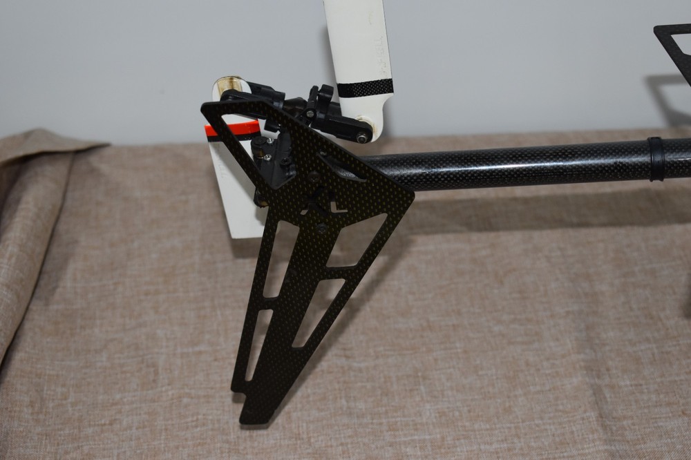 X-cell XL Carbon Gas Powered RC Helicopter pull start