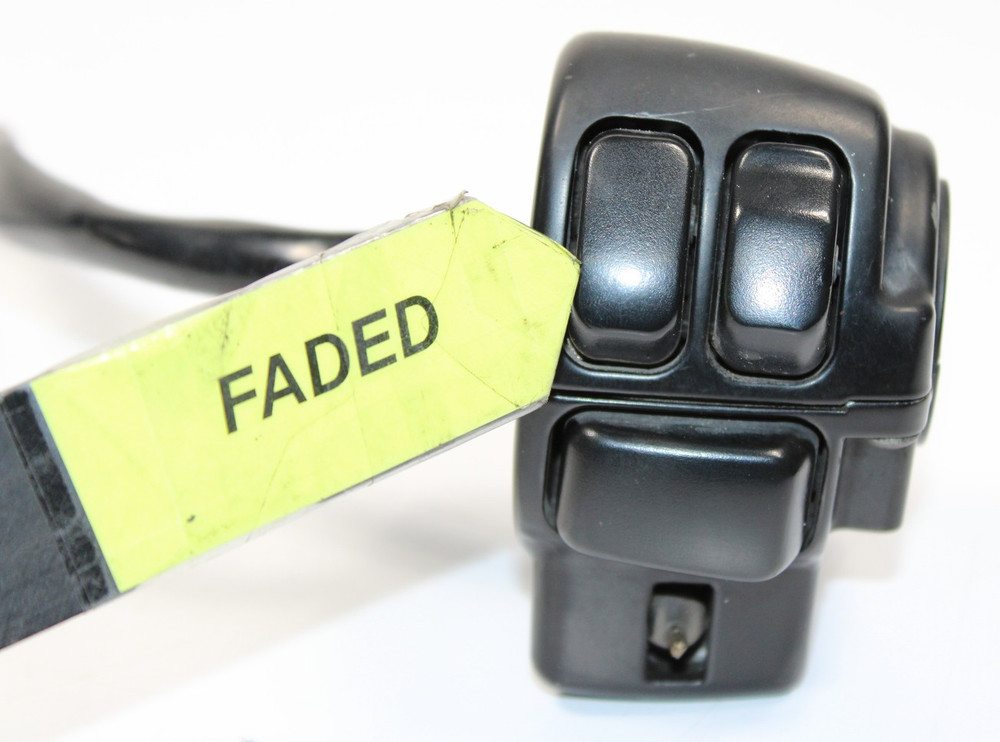 04 Harley Electra Glide Classic FLHTCI Right Control Switch