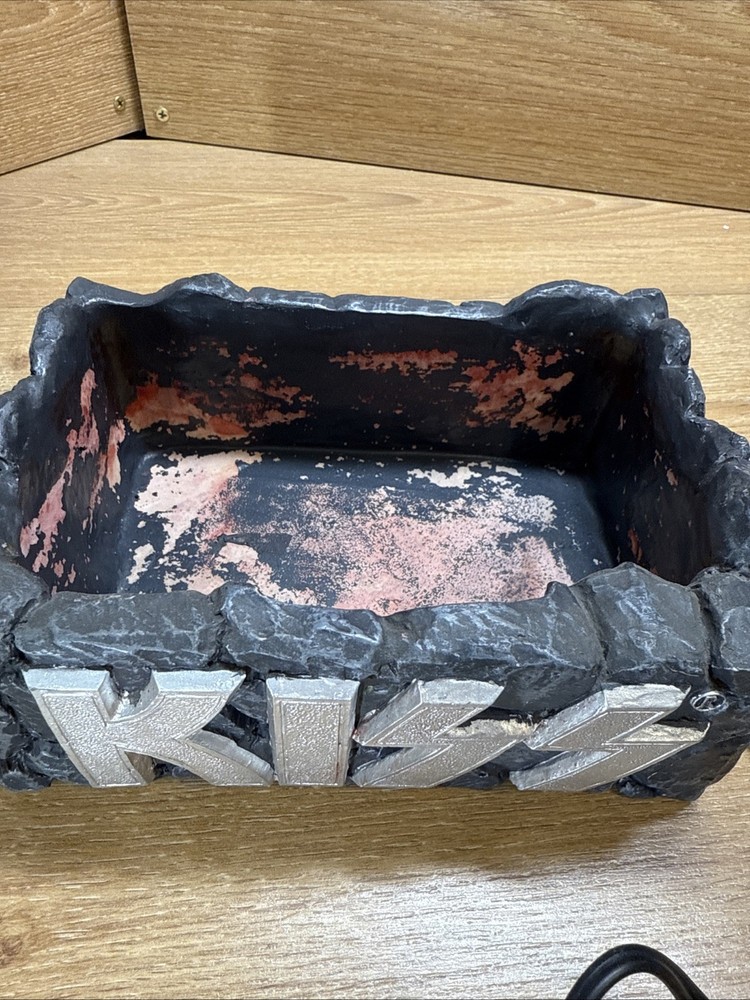 Legendary Rock Band Kiss Blood Spit Fountain! 2007 Kiss Catalog Ltd. Used