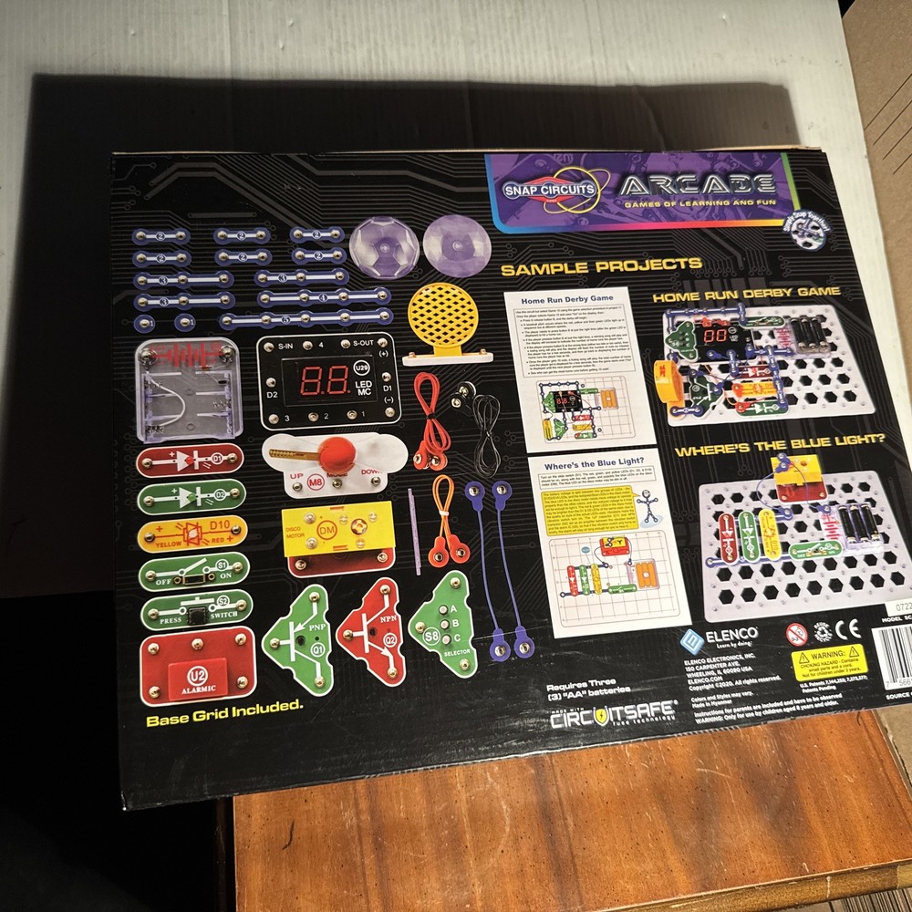 Snap Circuits Arcade Electronic Game STEM Kit 200 Projects Learning Fun New Seal