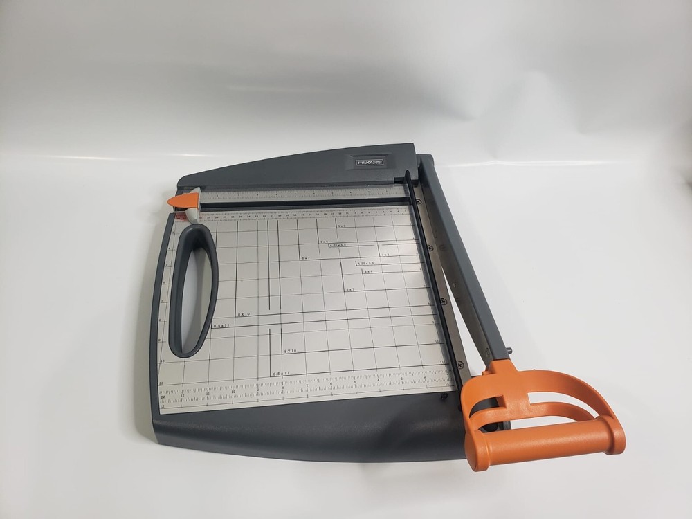 Fiskars Crafting Bypass Paper Trimmer Self Sharpening 12”