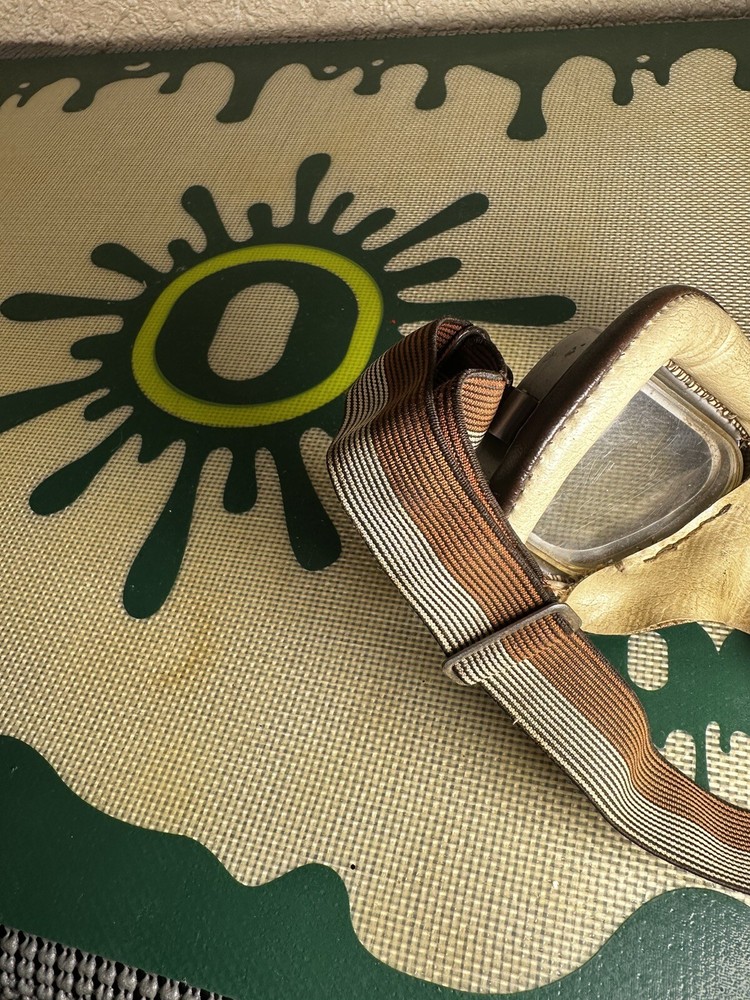 VINTAGE STADIUM MOTORCYCLE / PILOT'S GOGGLES