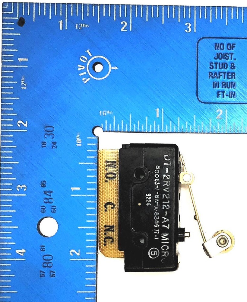 Micro Switch Limit Switch DT-2RV212-A7 NOS