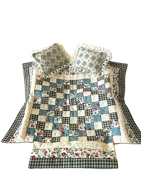 SALE Doll House Pieced Patchwork Quilt & Pillows