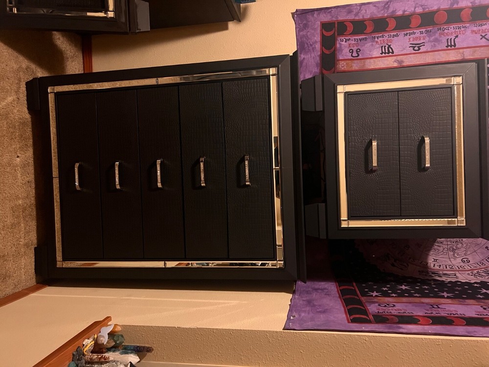 Black queen size bedroom set, GREAT condition; new 