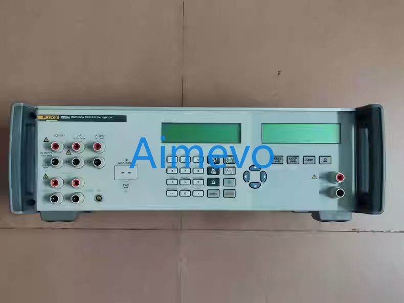 FLUKE 7526A multifunctional calibrator working perfectly