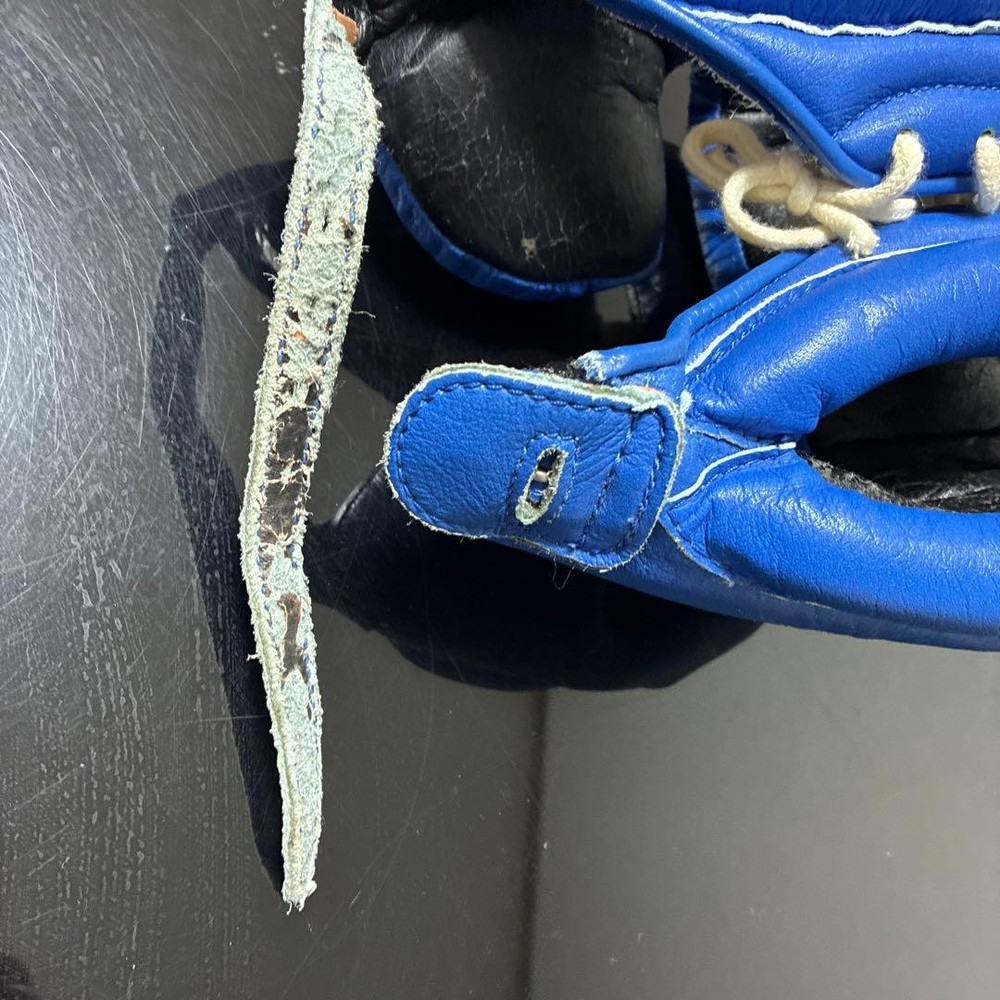 Winning Boxing Headgear Blue Leather Used
