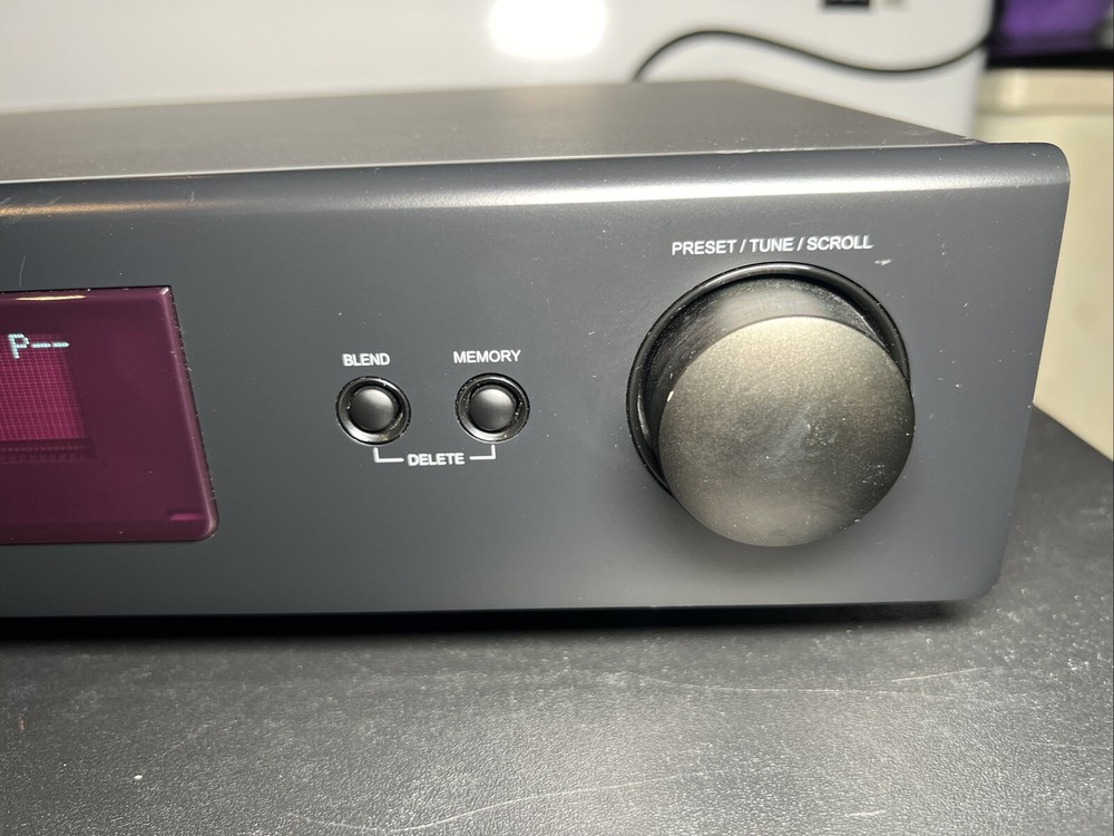 NAD C427 Stereo Tuner - Black