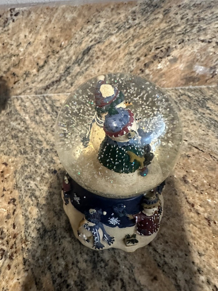 Snowmen snow Globe Music Doesn't Work