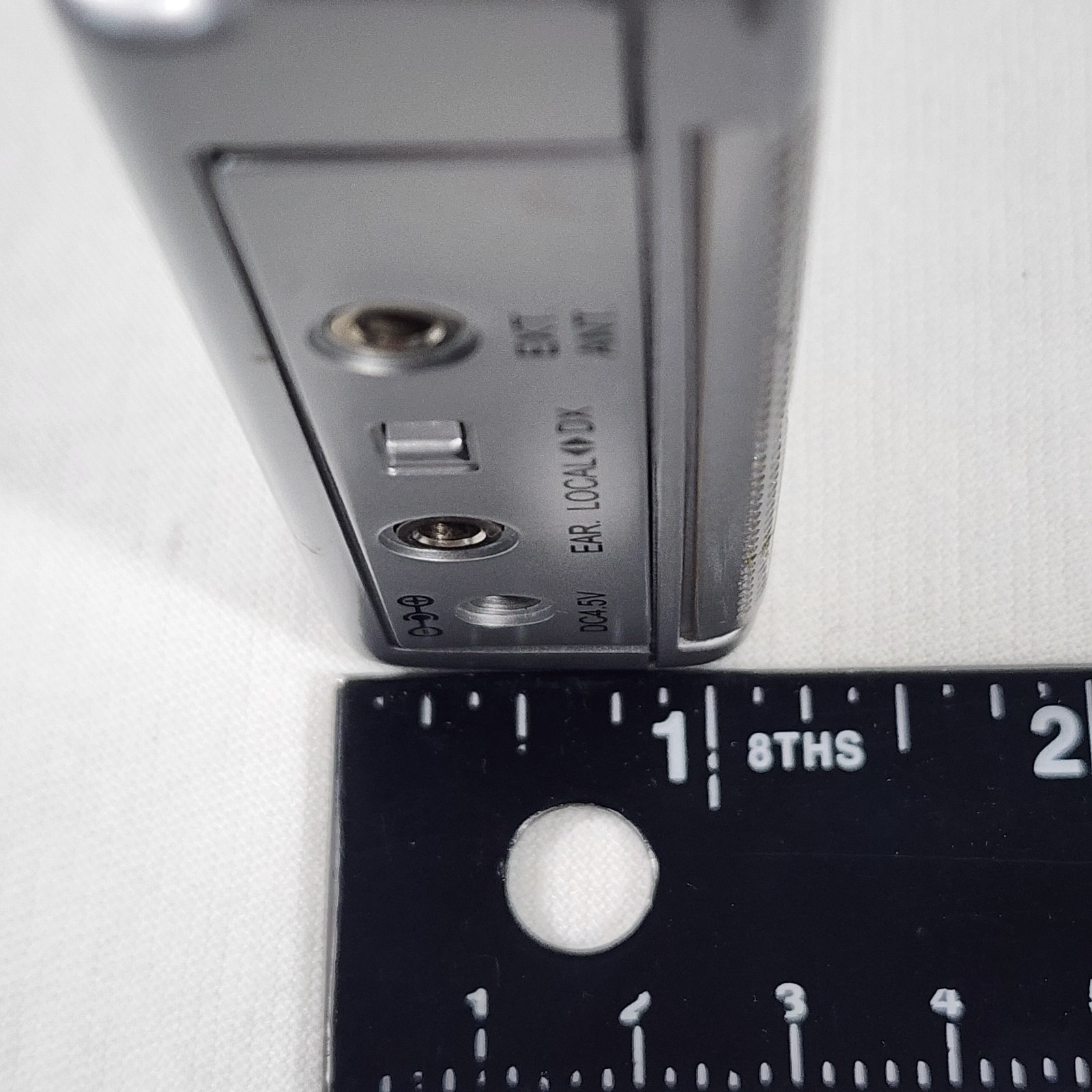 Grundig YB 300PE AM/FM 13 Band SW Shortwave Radio Works