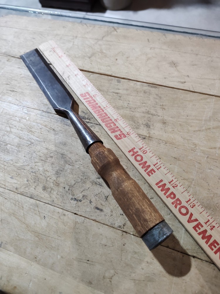 Antique Ohio Tool 1-1/4" Bevel Edge Socket Chisel Timber Framing