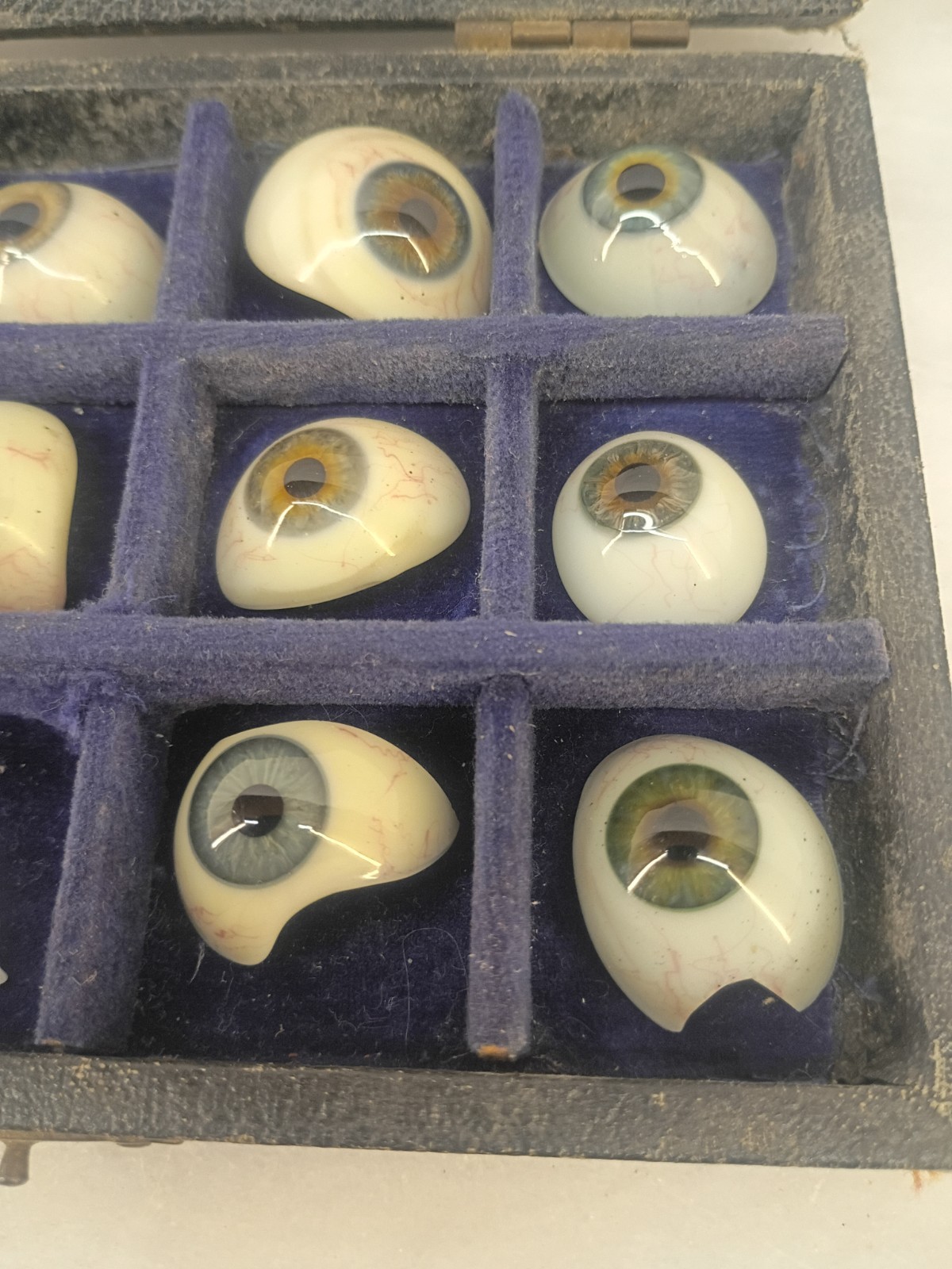 Antique Sample Of Prosthetic Hand Blown Glass Eyes Eyeballs Unknown Orgin READ