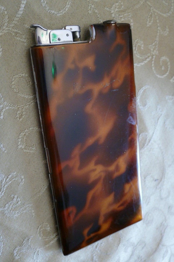 1930's Vintage cigarette lighter plus case