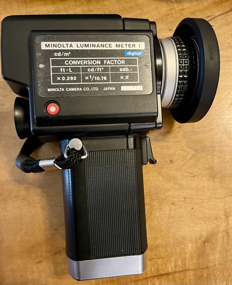 Minolta Luminance Meter. Excellent condition. Tested, works!