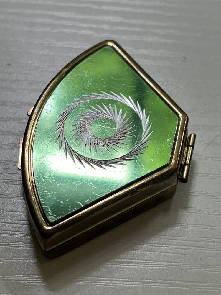 PILL BOX - MADE IN HONG KONG - SUNBURST PATTERN - GREEN Triangular Shape