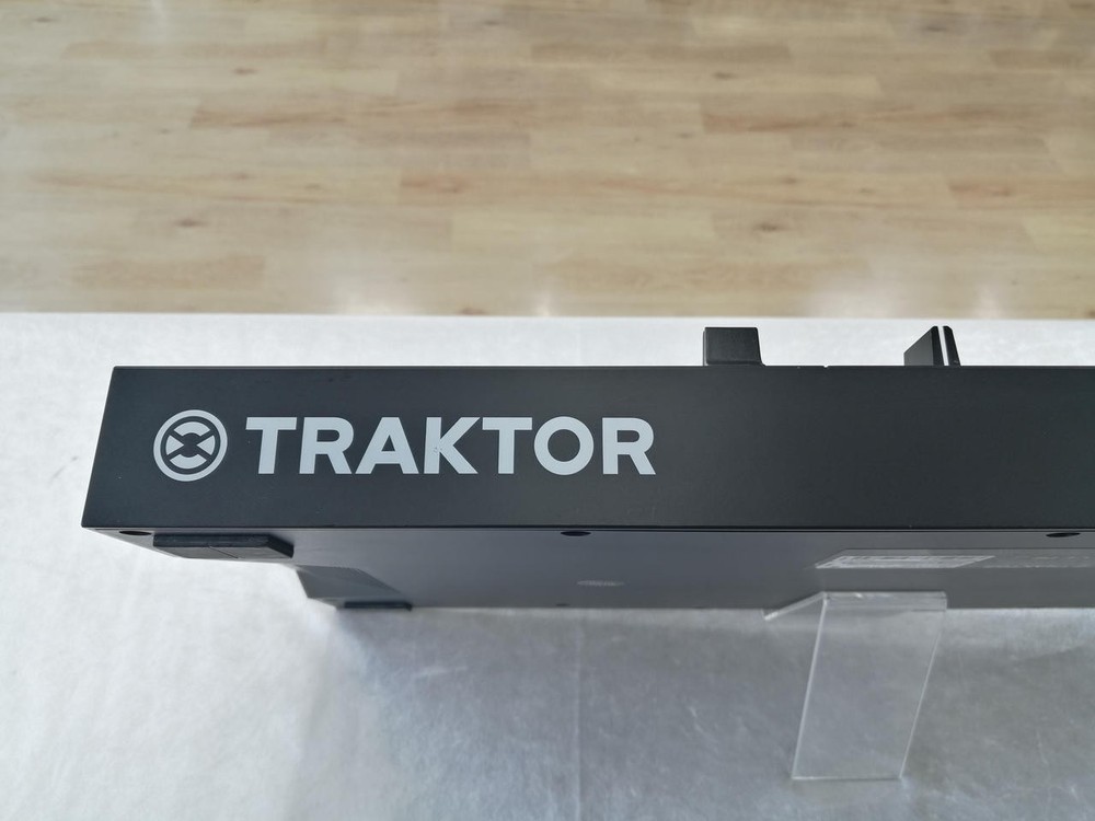 NATIVE INSTRUMENTS TRAKTOR KONTROL S2 MK3 DJ Controller w/ Cable Tested MG01 9.0