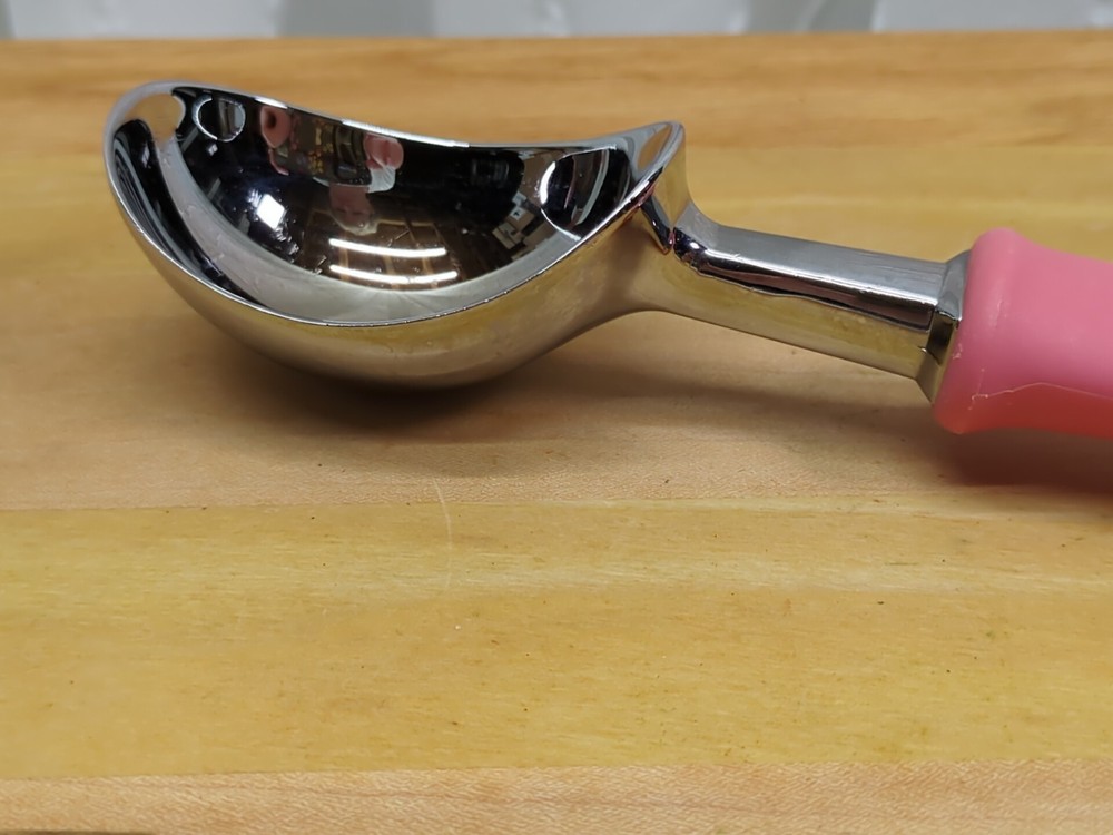 Farberware Ice Cream Scoop Pink Handle 8"