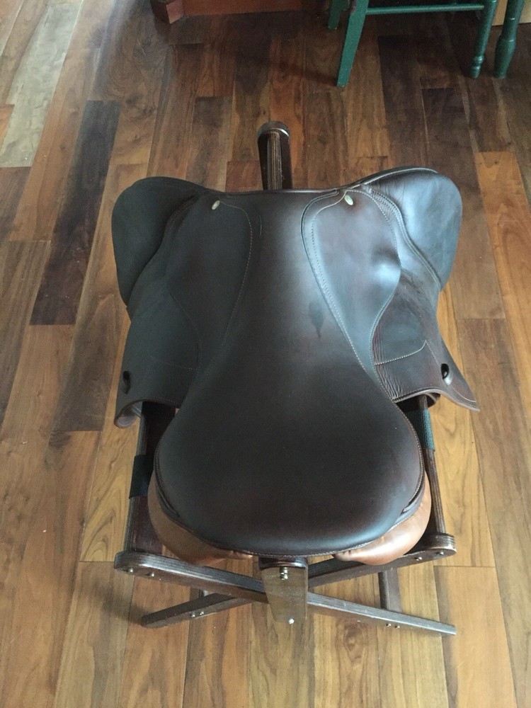17” Devoucoux Biarritz Saddle