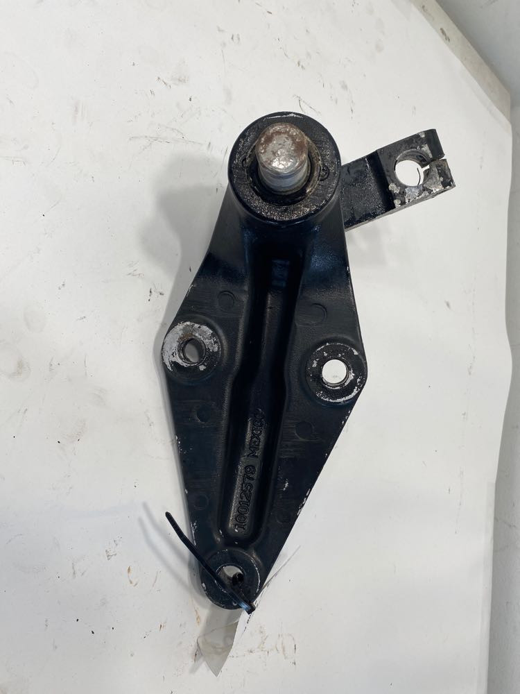 2016 Peterbilt 579 Suspension Bracket (641-12501)