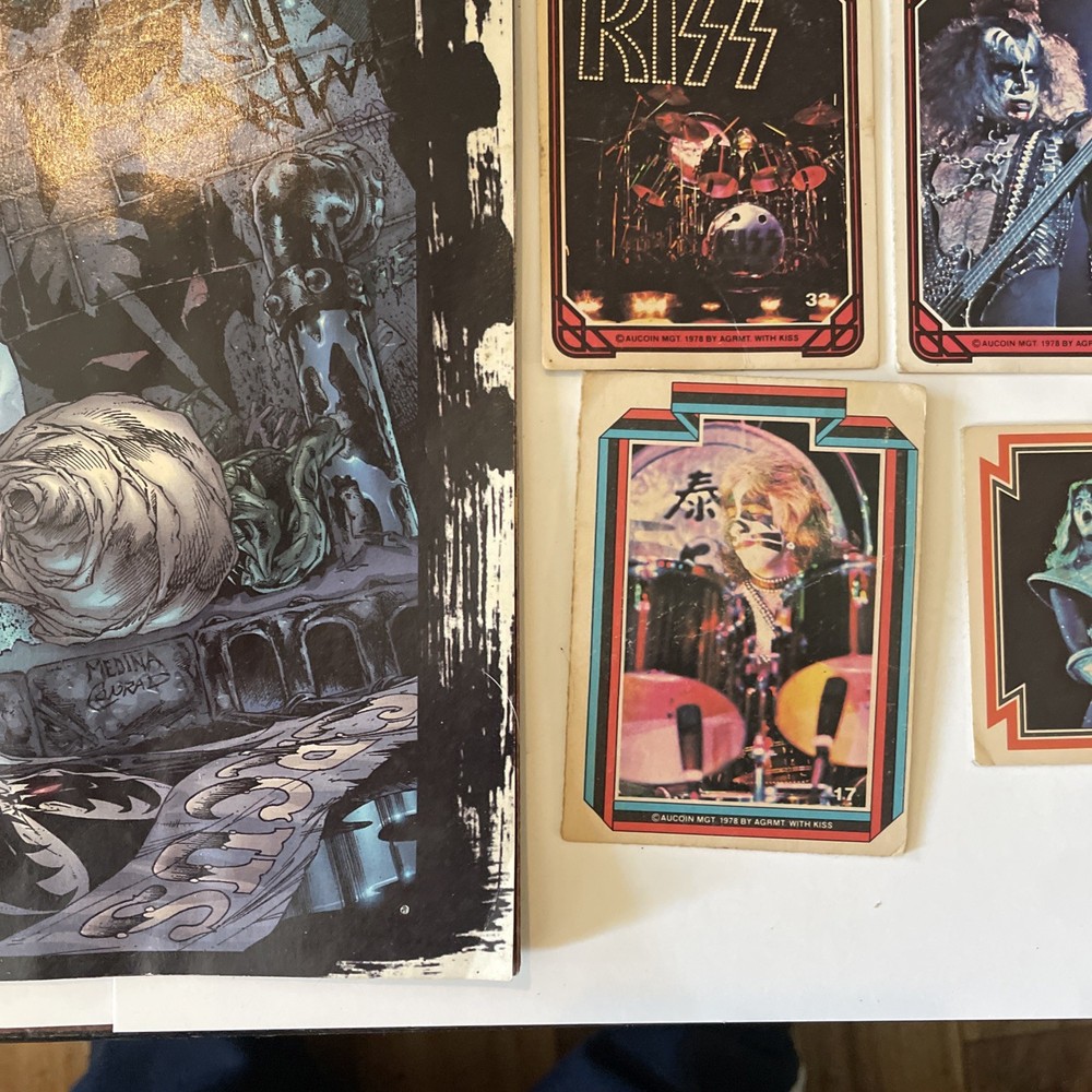 kiss memorabilia Lot - Puzzle Cards, Ace KISS Army Card, Comics, 8 X 10