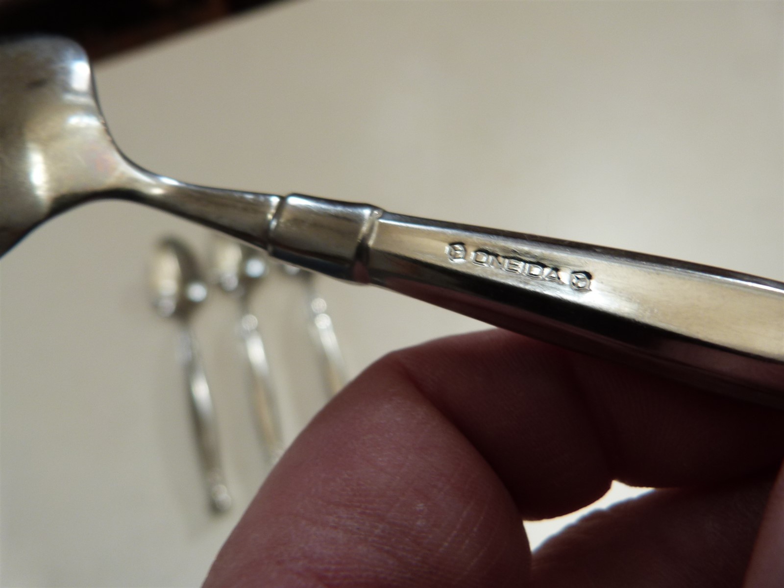 4 Oneida Act 1 One Glossy Stainless Heirloom Cube TEASPOONS 6 3/8" L1