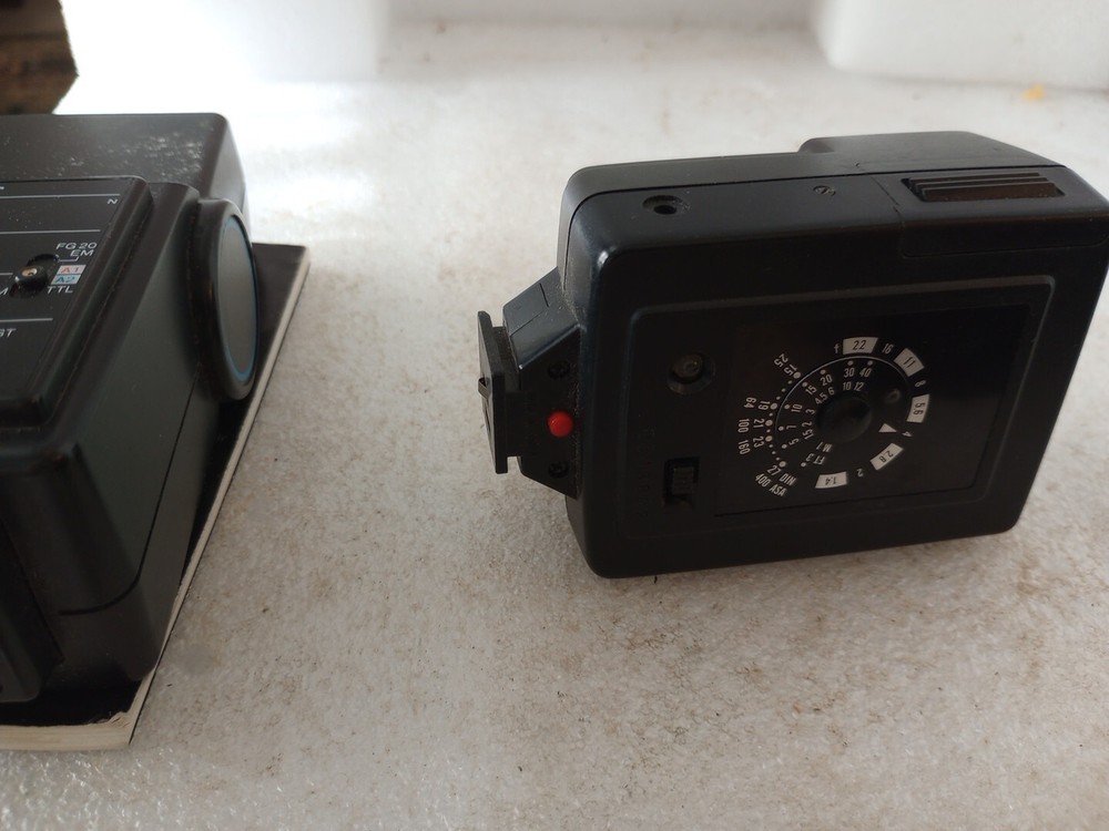 Lot 2 Vtg Vivitar Camera Accessories