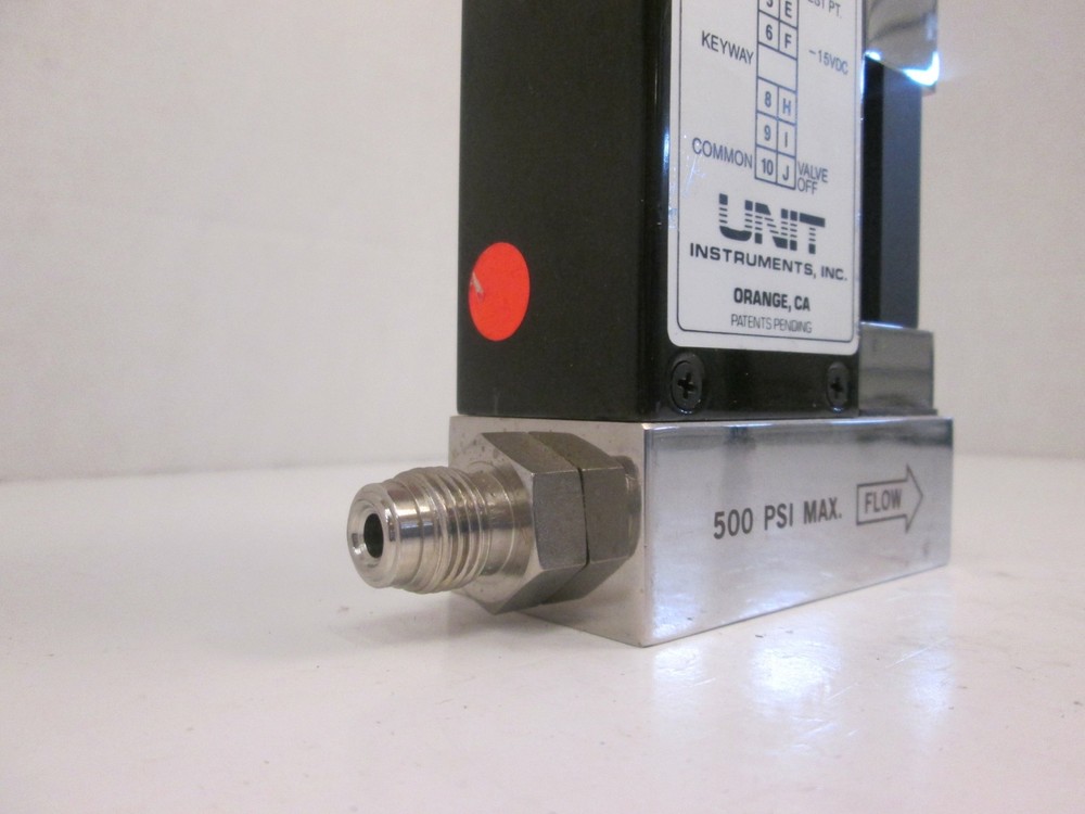 Unit UFC-1000, MFC, Mass Flow Controller, CHF3, 25 SCCM, Used