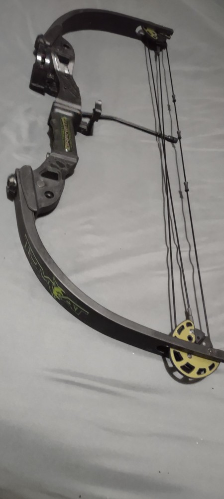 Youth Tomcat Compound Bow NICE UNIT